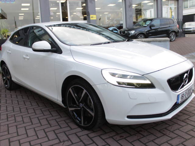 Image for 2016 Volvo V40 2.0D4 SPORT 5DR HATCHBACK AUTO HUGE SPEC // 1 OWNER CAR // AS NEW CONDITION THROUGHOUT // BUY WITH CONFIDENCE AA AND SIMI APPROVED DEALER 2025 // FINANCE ARRANGED //