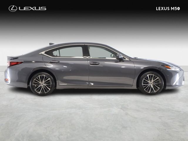 Image for 2022 Lexus ES 300h Dynamic