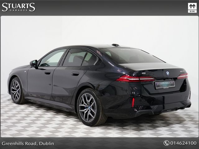 Image for 2025 BMW i5 ** PANORAMIC SUNROOF AND COMFORT PACK** 19” UPGRADE ALLOYS, 570KM CLAIMED RANGE, SAPPHAIRE BLACK METALLIC, BLACK VEGANZA INTERIOR €99K NEW