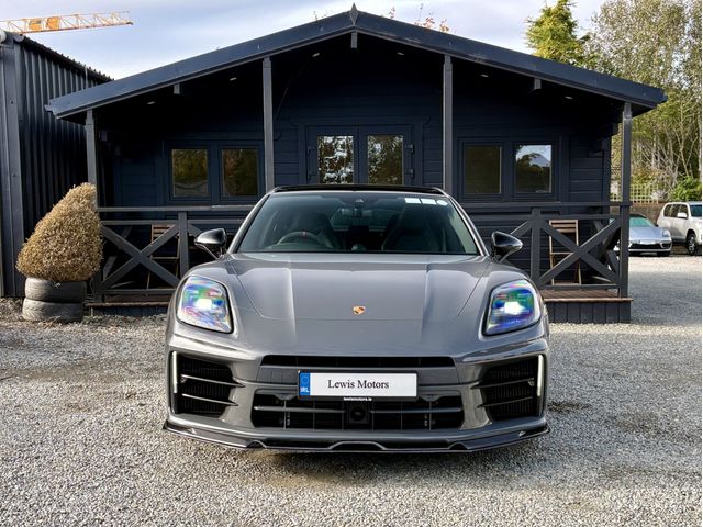 Image for 2025 Porsche Panamera E HYBRID 470BHP, AKRAPOVIC EXHAUST, CARBON FIBRE BODYKIT, PAN ROOF, ADAPTIVE CRUISE CONTROL, BOSE SOUND SYSTEM, REAR VIEW CAMERA