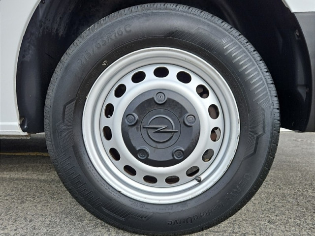 Image for 2022 Opel Vivaro Combi L1H1