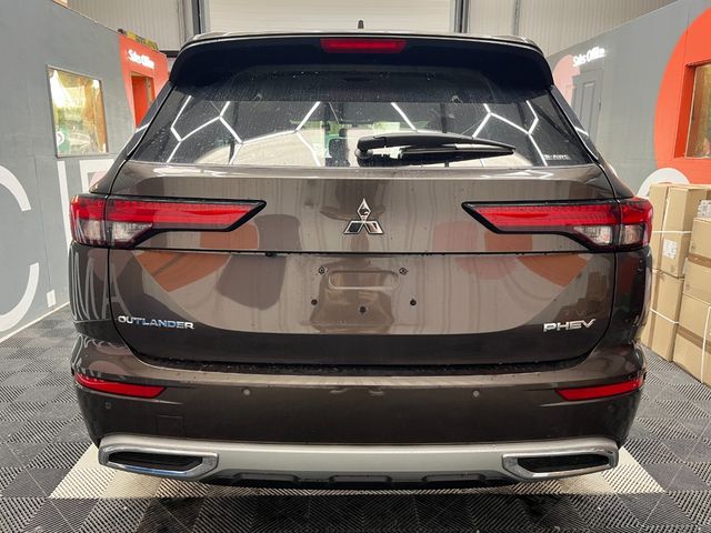 Image for 2022 Mitsubishi Outlander 2022 MITSUBISHI OUTLANDER PHEV G 2.4 AUTOMATIC / CRUISE CONTROL / PARKING CAMERA / ELECTRIC MEMORY & HEATED SEATS / PADDLE SHIFTERS / 7 SEATS OPTION / HEATED STEERING WHEEL AND MORE