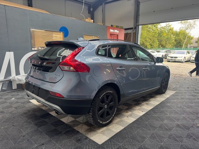 Image for 2016 Volvo V40 2016 VOLVO V40 CROSS COUNTRY D4 KINETIC AUTOMATIC 2.0/ PARKING CAMERA/ CRUISE CONTROL