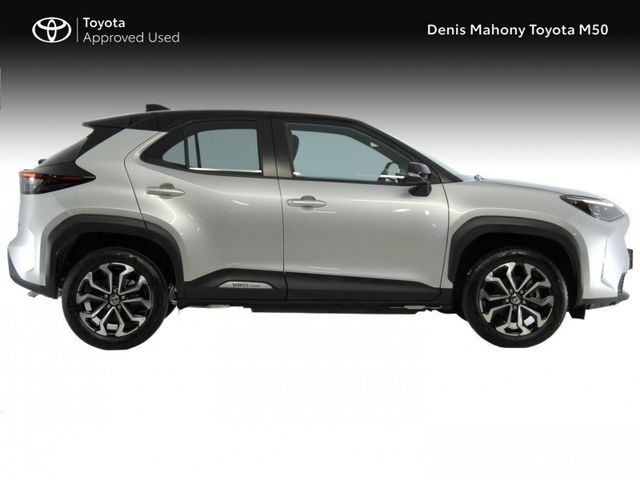 Image for 2024 Toyota Yaris Cross Luna Sport Hybrid Auto