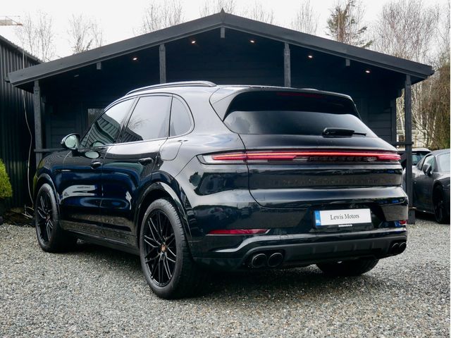 Image for 2025 Porsche Cayenne 3 0 V6 E Hybrid 