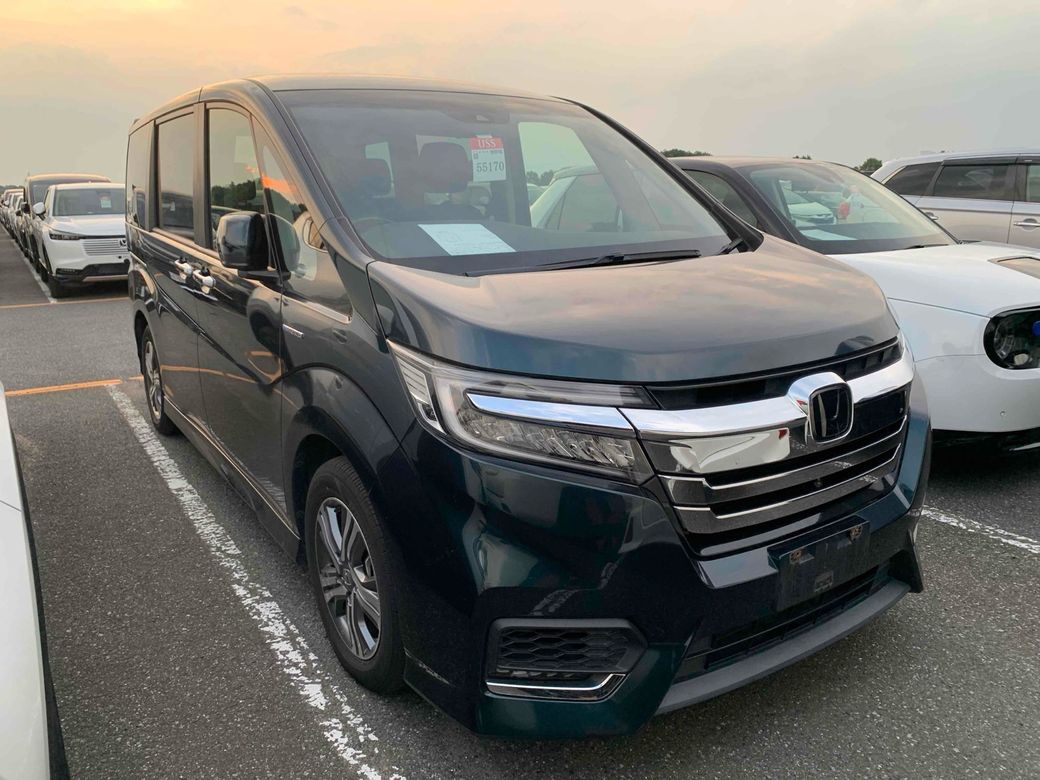 Image for 2018 Honda Stepwagon 7 SEATER SPADA AUTOMATIC HYBRID 2.0 PETROL //REVERSE CAMERA//POWER SLIDING REAR DOORS//KEYLESS ENTRY//