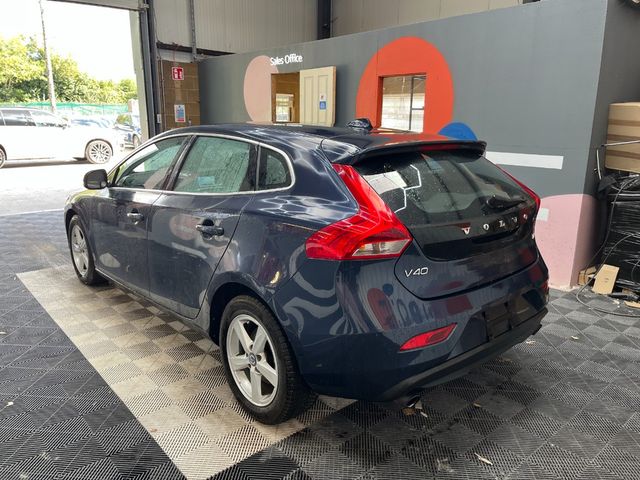 Image for 2015 Volvo V40 2015 VOLVO V40 T4 1.6 AUTOMATIC / CRUISE CONTROL / PARKING CAMERA / ELECTRIC MEMORY SEATS AND MORE