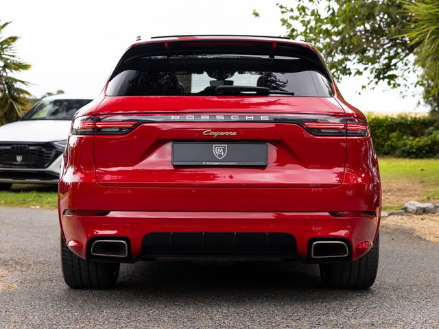 Image for 2022 Porsche Cayenne 3.0 V6 E-Hybrid