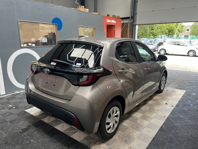 Image for 2021 Toyota Yaris 2021 TOYOTA YARIS X 1.0 AUTOMATIC / REVERSE CAMERA AND MORE