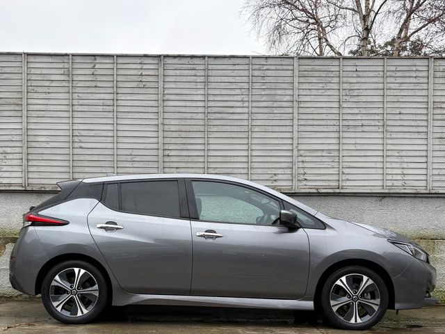 Image for 2022 Nissan Leaf N-CONNECTA / APPLE & ANDROID AUTO / NAV / RADAR CRUISE / HALF-LEATHER / PARK SENSORS / BALANCE OF 8 YEAR NISSAN BATTERY WARRANTY / *FINANCE PACKAGES AVAILABLE*
