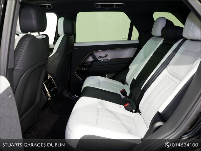 Image for 2025 Land Rover Range Rover Sport DYNAMIC SE- 3.0 PHEV 