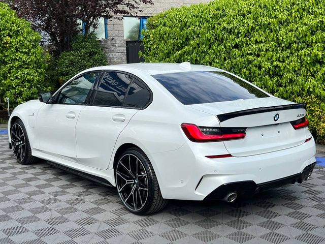 Image for 2020 BMW 3 Series 330e M-SPORT COMPETITION 2.0 HYBRID // VERY LOW MILEAGE // DIGITAL CLUSTER // LEATHER HEATED & POWERED M-SPORT SEATS
