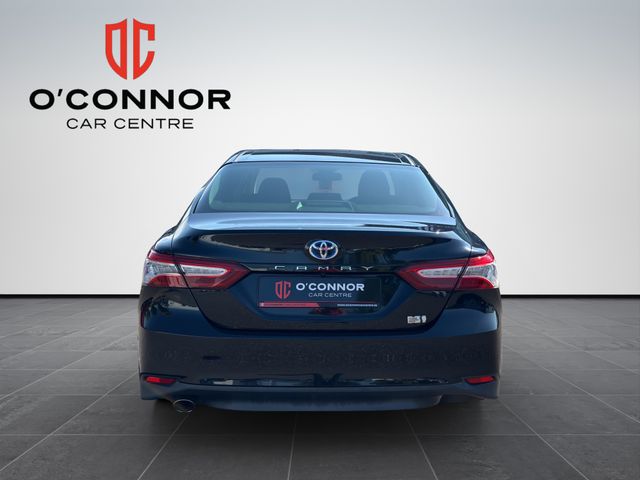 Image for 2018 Toyota Camry Executive looks, hybrid savings. because you really can have both.