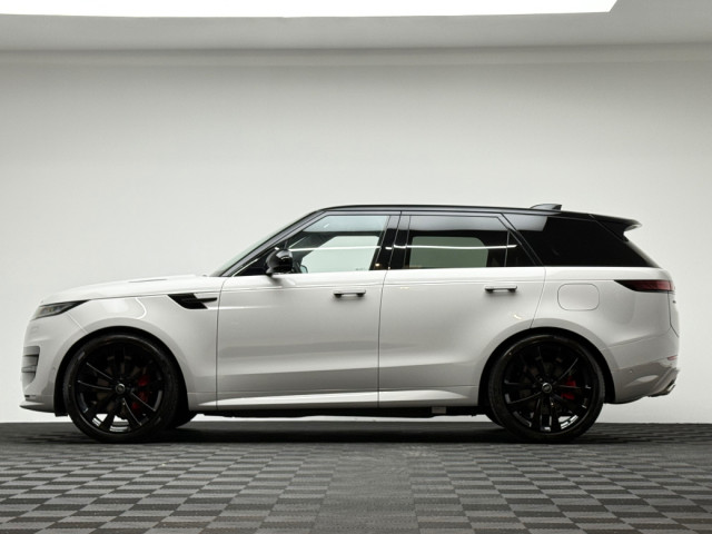 Image for 2026 Land Rover Range Rover Sport P460E EDITION