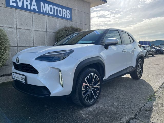 Image for 2024 Toyota Yaris Cross Z HYBRID AUTOMATIC 1.5 PETROL //FACELIFT MODEL//HIGH SPEC//HALF LEATHER HEATED SEATS//HEATED STEERING WHEEL//360 PARKING CAMERAS//KEYLESS ENTRY//