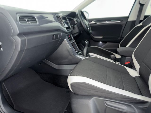 Image for 2021 Volkswagen T-Roc Sport 1.5 TSI M6F 150HP 5DR