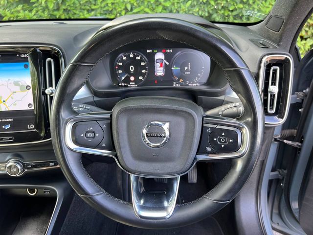 Image for 2022 Volvo XC40 T4 CORE 1.5 HYBRID // DIAMOND CUT ALLOYS // PARKING SENSORS // APPLE CARPLAY/ANDROID AUTO