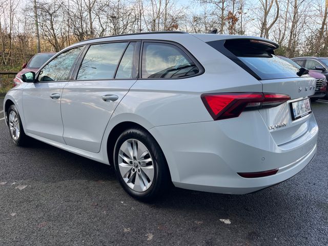 Image for 2021 Skoda Octavia 1.0 PETROL HYBRID TECH 110HP AUTO ESTATE