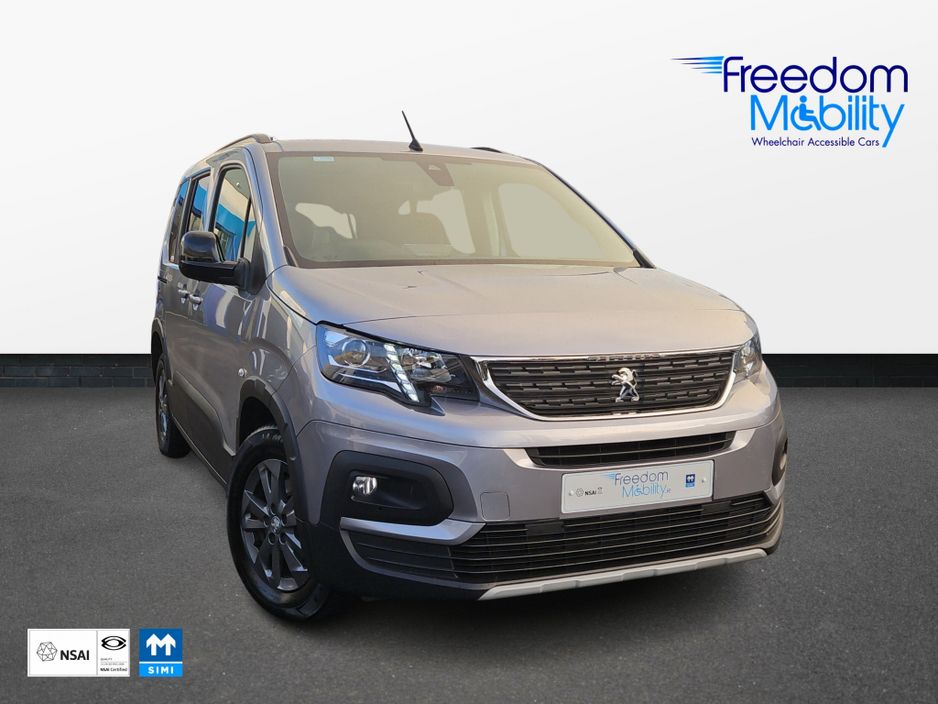 Image for 2023 Peugeot Rifter Automatic wheelchair access