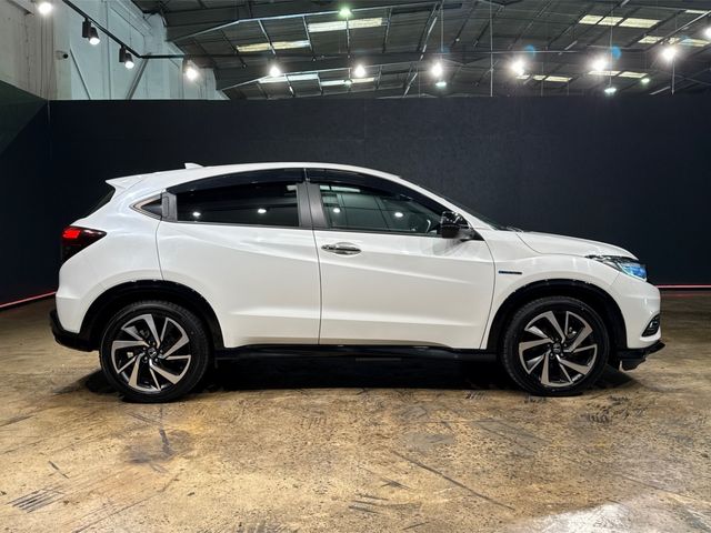 Image for 2021 Honda Vezel 1.5 HYBRID AUTOMATIC - RS EDITION - FACTORY ALLOYS - HALF BLACK LEATHER - CRUISE CONTROL - PADDLE SHIFT - REAR CAMERA - HEATED SEATS