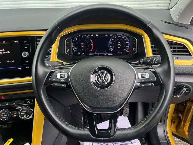 Image for 2020 Volkswagen T-Roc 2.0 TDI // SERVICE HISTORY // 19" DIAMOND CUT ALLOYS // APPLE CARPLAY/ANDROID AUTO