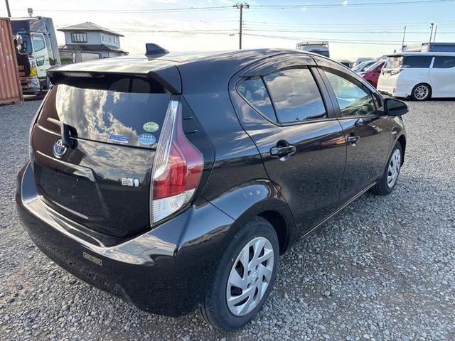 Image for 2015 Toyota Aqua 152 S