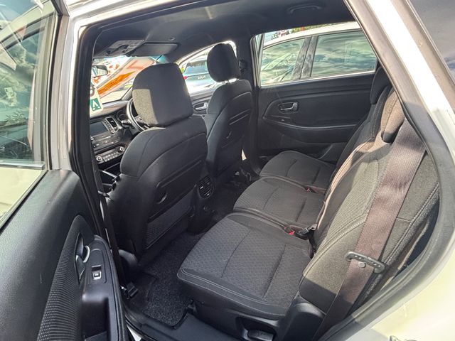 Image for 2018 Kia Carens 1.7crdi EX 7 Seater