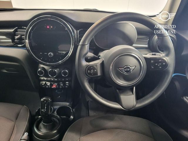 Image for 2024 Mini Cooper 5-Door Cooper Classic