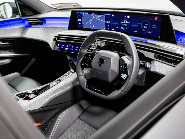 Image for 2025 Peugeot 3008 **E-GT Spec - Low mileage** 73kWh Auto 210HP
