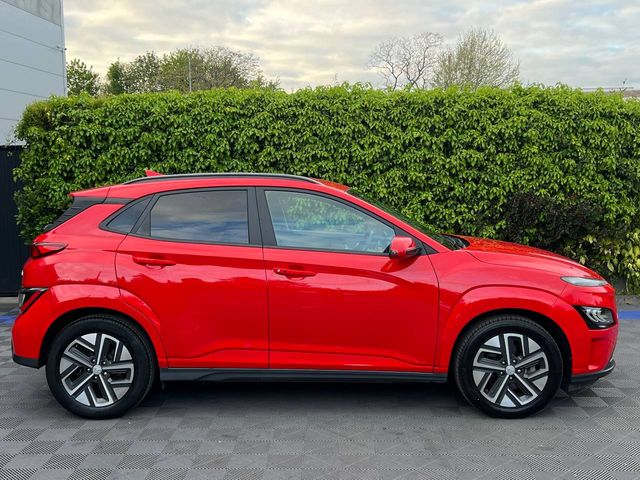 Image for 2023 Hyundai Kona PREMIUM 65 KWH LONG RANGE // FULL SERVICE HISTORY // DIGITAL CLUSTER // ADAPTIVE CRUISE CONTROL