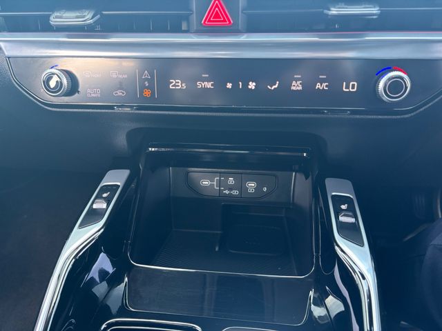 Image for 2025 Kia Sorento DSL PE 7S, 2.2 diesel auto, **6 year warranty** **2 year AA** Apple CarPlay, Sat Nav, Heated Steering Wheel, Touch Screen Infotainment System