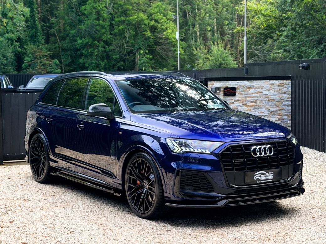 Image for 2022 Audi Q7 2022 (221) Audi Q7 S Line Black Edition 55 TFSI e