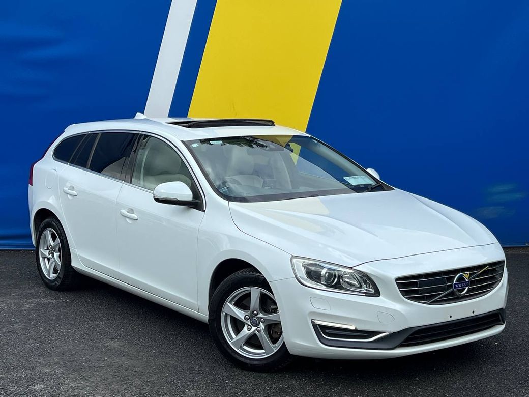 Image for 2018 Volvo V60 D4 CLASSIC 2.0 D AUTO // OPENING SUNROOF // LEATHER POWERED HEATED SEATS // DIGITAL CLUSTER 