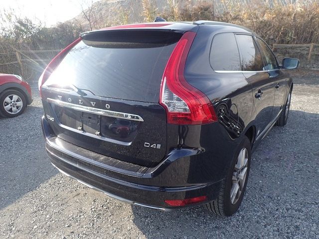 Image for 2017 Volvo XC60 2.0 D4 DIESEL SE LUXURY PREMIUM AUTO **PAN ROOF** // TOP SPEC // LOW KMS // FULL ELECTRIC HEATED LEATHER // CRUISE CONTROL // ELECTRIC TAILGATE // REVERSING CAMERA // LANE ASSIST