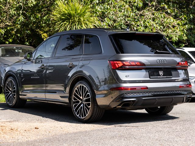 Image for 2026 Audi Q7 TFSIe Vorsprung