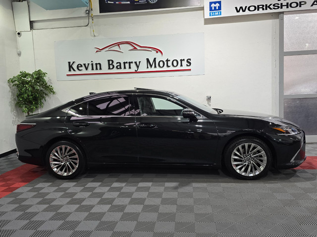 Image for 2023 Lexus ES 300h **DEPOSIT TAKEN**