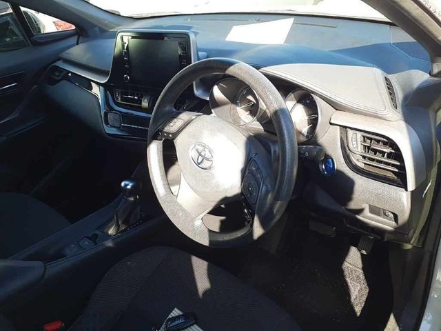 Image for 2020 Toyota C-HR 1.8 HYBRID AUTOMATIC SUV - FACTORY ALLOYS - CRUISE CONTROL