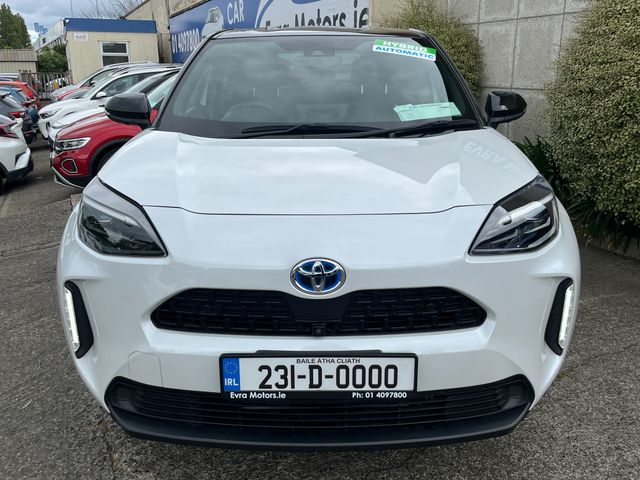 Image for 2023 Toyota Yaris Cross Z HYBRID AUTOMATIC 1.5 PETROL //LOW MILES//HIGH SPEC//HALF LEATHER HEATED SEATS//360 PARKING CAMERAS//HEATED STEERING WHEEL//KEYLESS ENTRY//