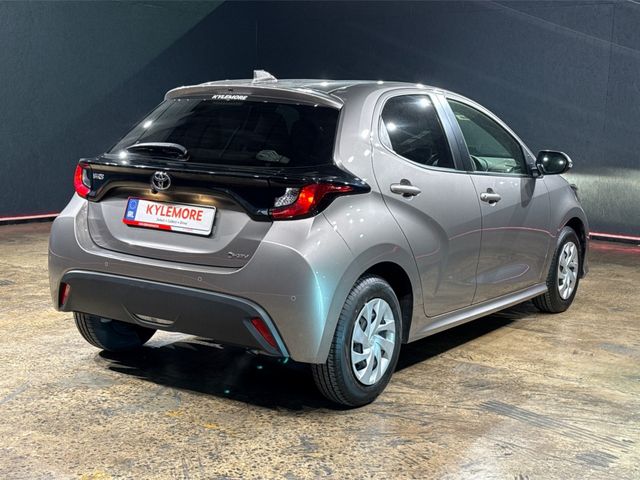 Image for 2024 Toyota Yaris 1.5 HYBRID AUTOMATIC - CRUISE CONTROL - REAR CAMERA - HEATING / AC CONTROLS - MULTI FUNCTION STEERING WHEEL