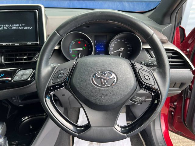 Image for 2018 Toyota C-HR 1.8 HYBRID AUTO // ADAPTIVE CRUISE CONTROL // DUAL ZONE CLIMATE CONTROL // MULTIMEDIA DISPLAY