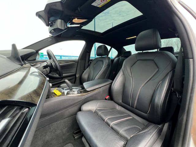 Image for 2018 BMW 5 Series 530e M-SPORT COMPETITION 2.0 HYBRID // HEADS-UP DISPLAY // NEW 20" M5 ALLOYS // 360 PARKING CAMERAS