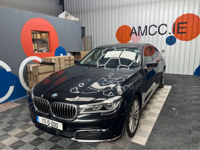Image for 2017 BMW 7 Series 2017 BMW 740E IPERFORMANCE M-SPORT 2.0 AUTOMATIC / CRUISE CONTROL / 360° CAMERA / ELECTRIC MEMORY & HEATED SEATS / AMBIENT LIGHTS AND MORE