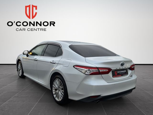Image for 2018 Toyota Camry Executive comfort, hybrid economy and Toyota reliability — the Camry means business without the fuel bills.