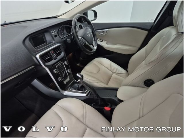 Image for 2019 Volvo V40 D3 (150hp) Momentum Edition