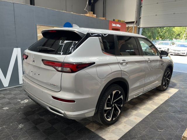 Image for 2024 Mitsubishi Outlander 2024 MITSIBISHI OUTLANDER PHEV P 2.4 AUTOMATI / CRUISE CONTROL / PARKING CAMERA / ELECTRIC MEMORY & HEATED SEATS / PADDLE SHIFTERS / HEATED STEERING WHEEL / 7 SEATS OPTION AND MORE