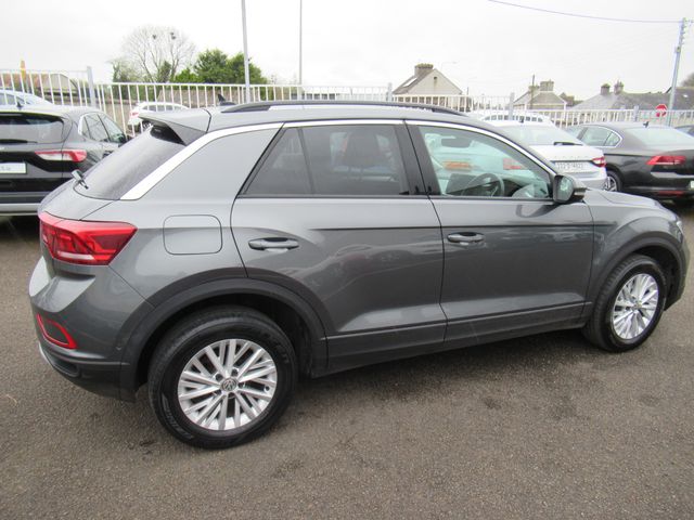 Image for 2023 Volkswagen T-Roc Life 1.0 TSI M6F 110HP 5DR