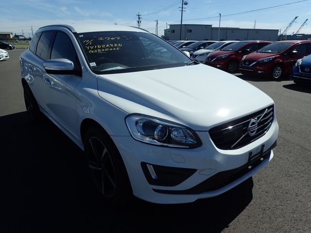 Image for 2015 Volvo XC60 2.0 D4 DIESEL R-DESIGN PLUS AUTO // TOP SPEC=LIKE NEW // FULL ELECTRIC HEATED LEATHER // CRUISE CONTROL // ELECTRIC TAILGATE // REVERSING CAMERA // LANE ASSIST // COLLISION WARNING SYSTEM
