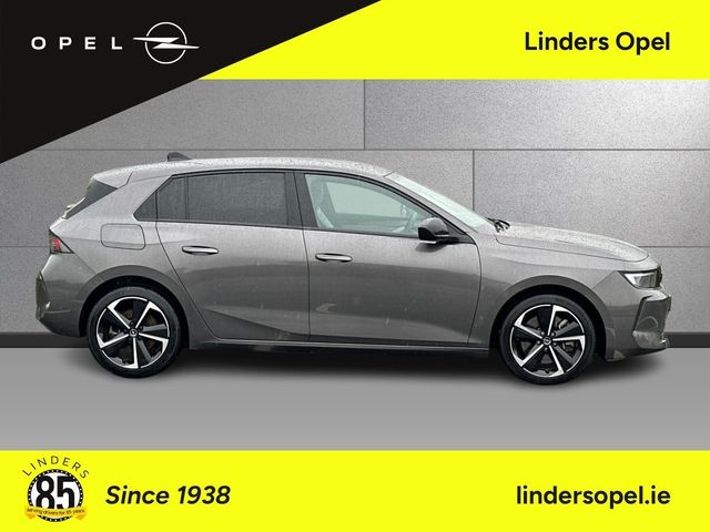 Image for 2023 Opel Astra Elegance PHEV 1.6 180ps 8 Speed Auto