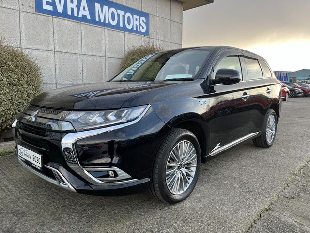 Image for 2020 Mitsubishi Outlander G 4WD HYBRID PLUG IN AUTOMATIC 2.4 PETROL //HIGH SPEC//HALF LEATHER HEATED SEATS//KEYLESS ENTRY//ADAPTIVE CRUISE CONTROL//HEATED STEERING WHEEL//