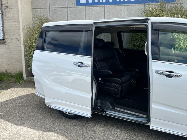Image for 2020 Honda Odyssey ABSOLUTE 7 SEATER AUTOMATIC 2.0 PETROL HYBRID //HIGH SPEC//LOW MILES//HALF LEATHER ELECTRIC HEATED SEATS//REVERSE CAMERA//KEYLESS ENTRY//ADAPTIVE CRUISE CONTROL//